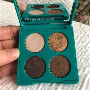 Thrive Causemetics Eye Shadow Palette